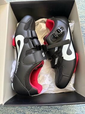 NIB Men’s Peloton Bike Cycling Shoes